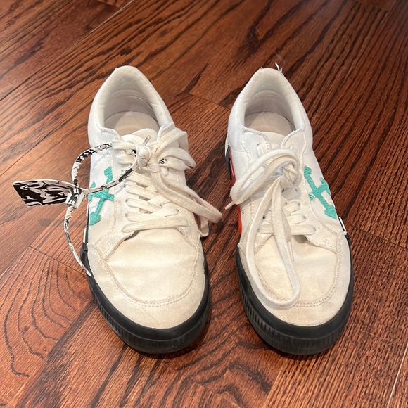 off-white canvas low top sneakers - size 39 - Picture 1 of 11
